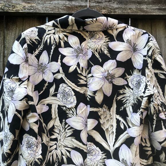 Dana Buchman 100% Silk Floral Jacket Size 8 Black White Snap Closure - Picture 10 of 16